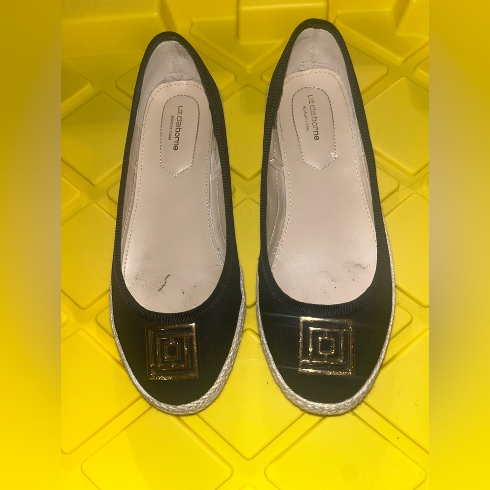 Liz Claiborne Fresno size 7.5W Black Flats with Gold Accent